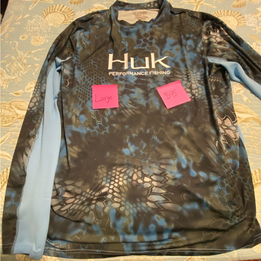 Long sleeve athletic tee